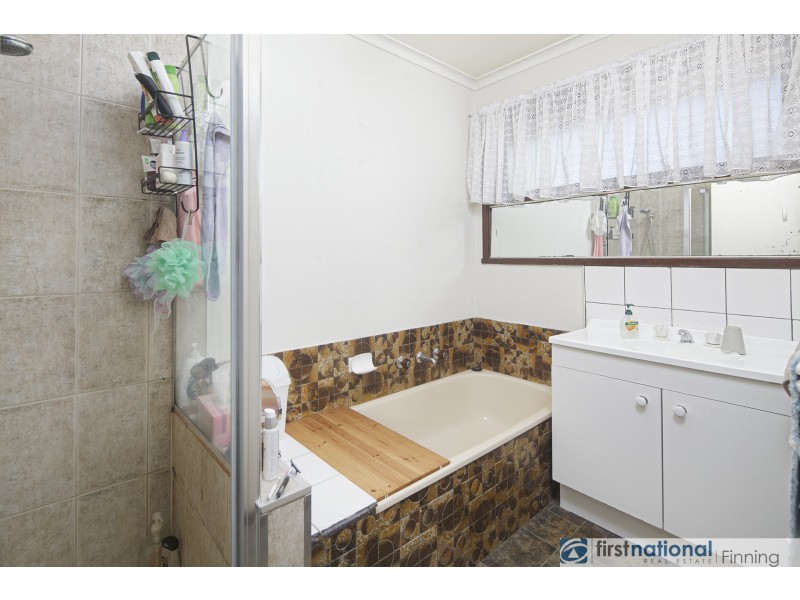 8 Carole Court, Cranbourne VIC 3977