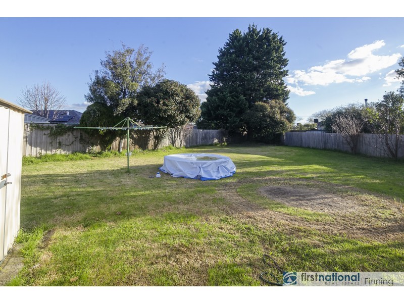 8 Carole Court, Cranbourne VIC 3977