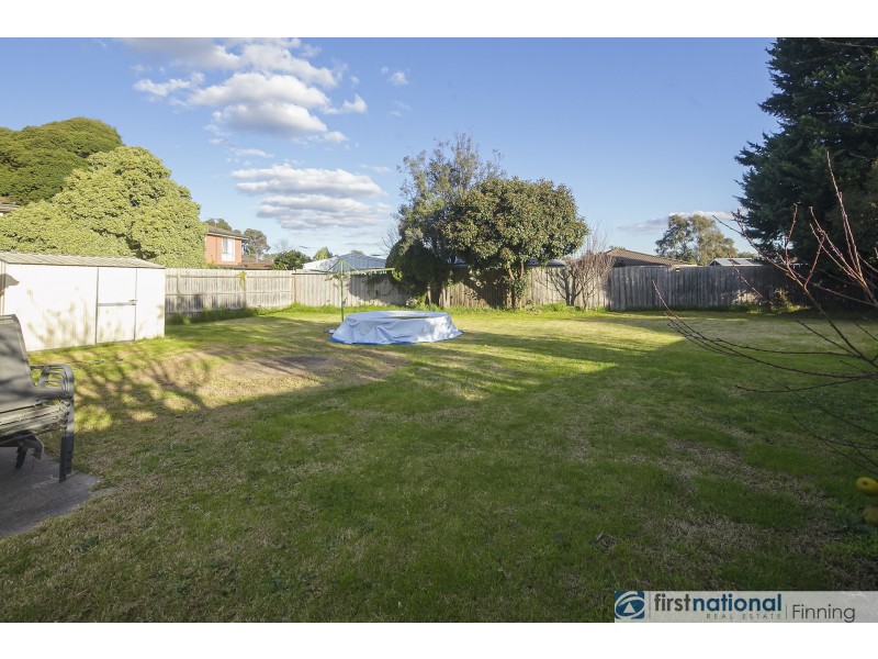 8 Carole Court, Cranbourne VIC 3977