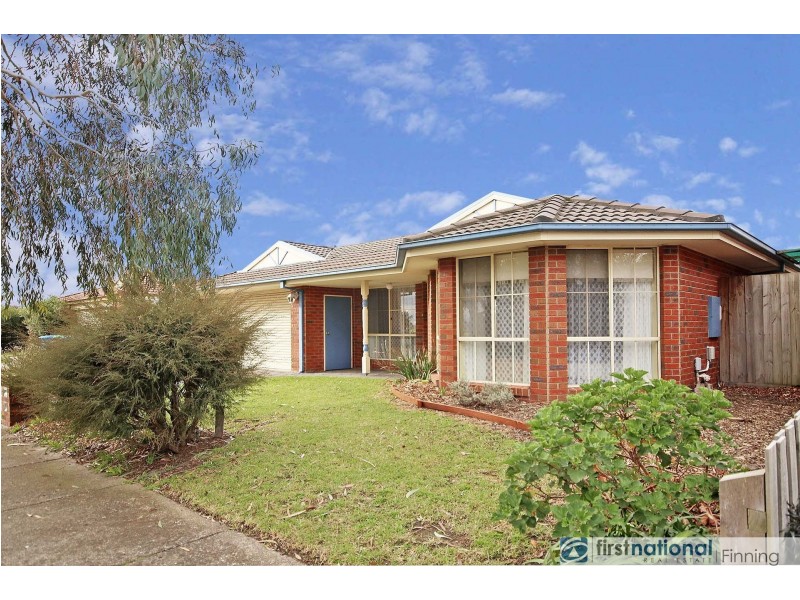 68 Cherryhills Drive, Cranbourne VIC 3977