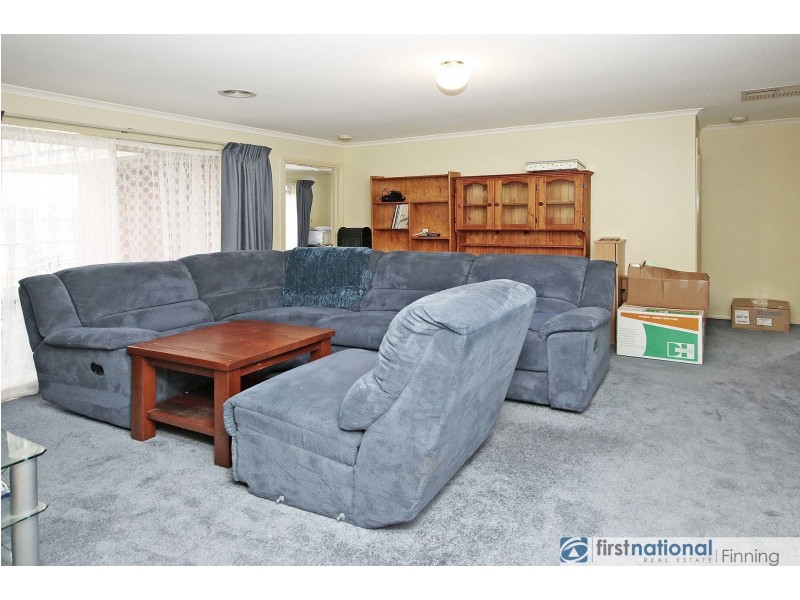 68 Cherryhills Drive, Cranbourne VIC 3977
