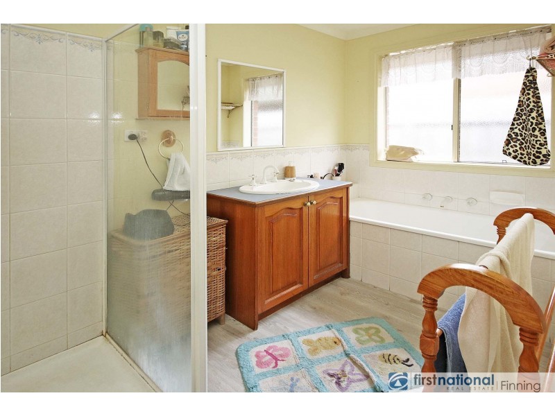 68 Cherryhills Drive, Cranbourne VIC 3977
