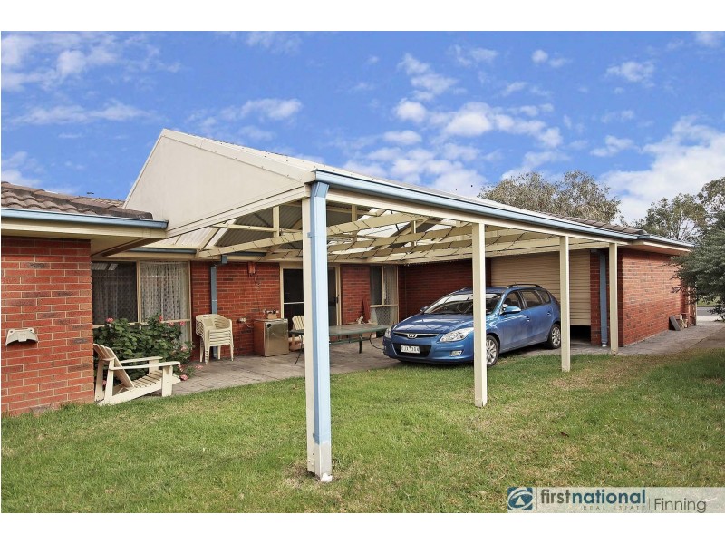 68 Cherryhills Drive, Cranbourne VIC 3977
