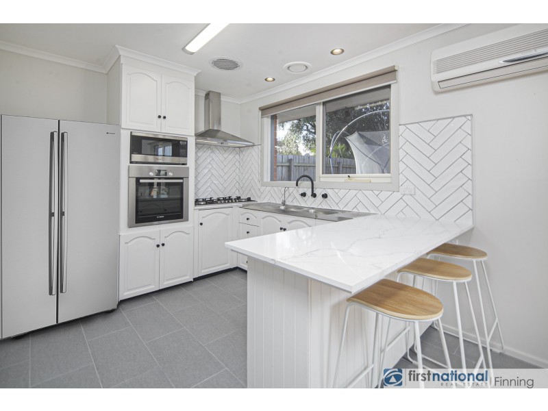 5 Tayport Gardens, Endeavour Hills VIC 3802