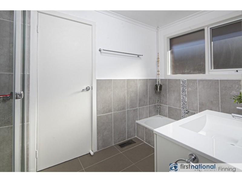 5 Tayport Gardens, Endeavour Hills VIC 3802