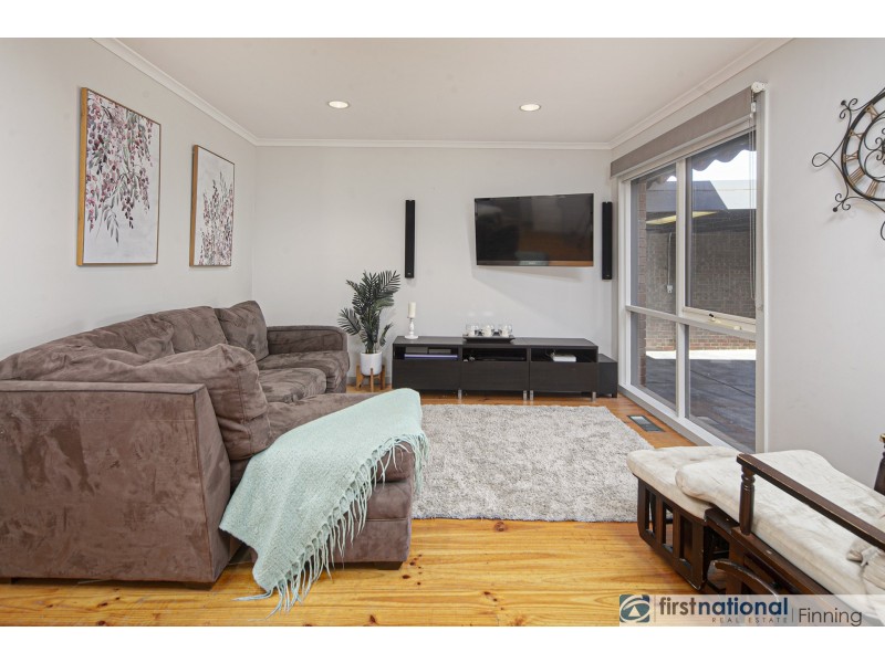 5 Tayport Gardens, Endeavour Hills VIC 3802