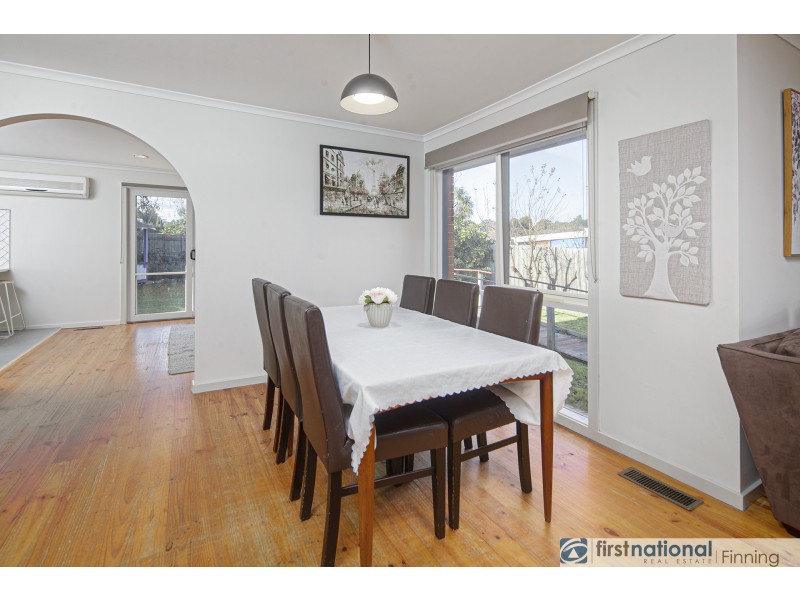 5 Tayport Gardens, Endeavour Hills VIC 3802