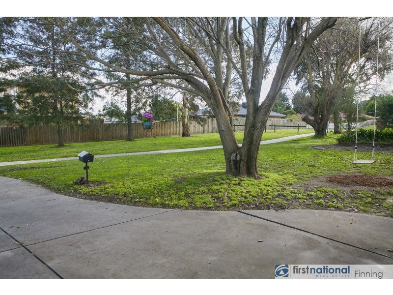 5 Tayport Gardens, Endeavour Hills VIC 3802