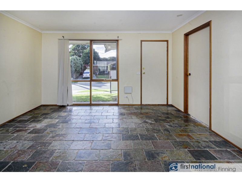 6 Bates Street, Cranbourne West VIC 3977
