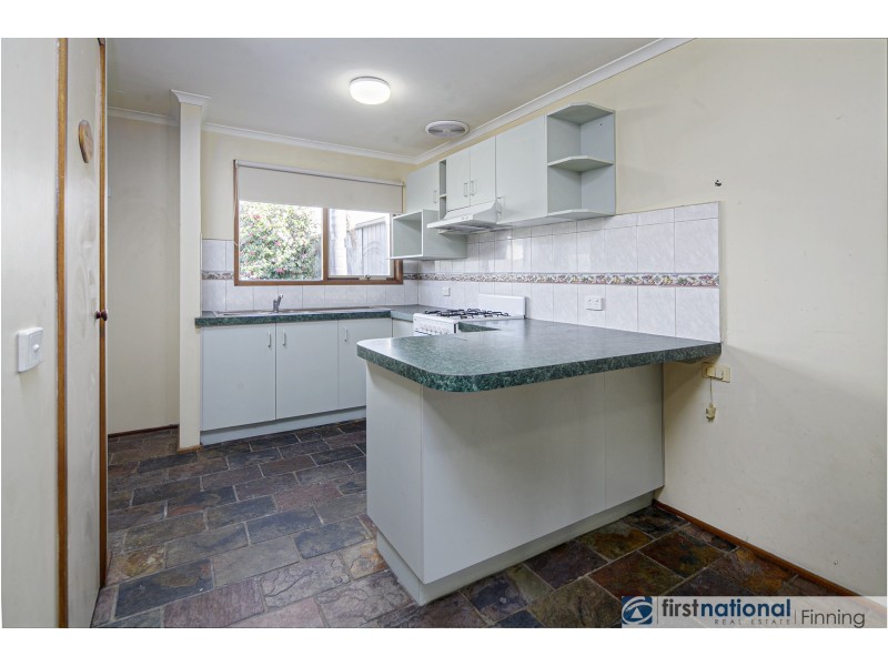 6 Bates Street, Cranbourne West VIC 3977
