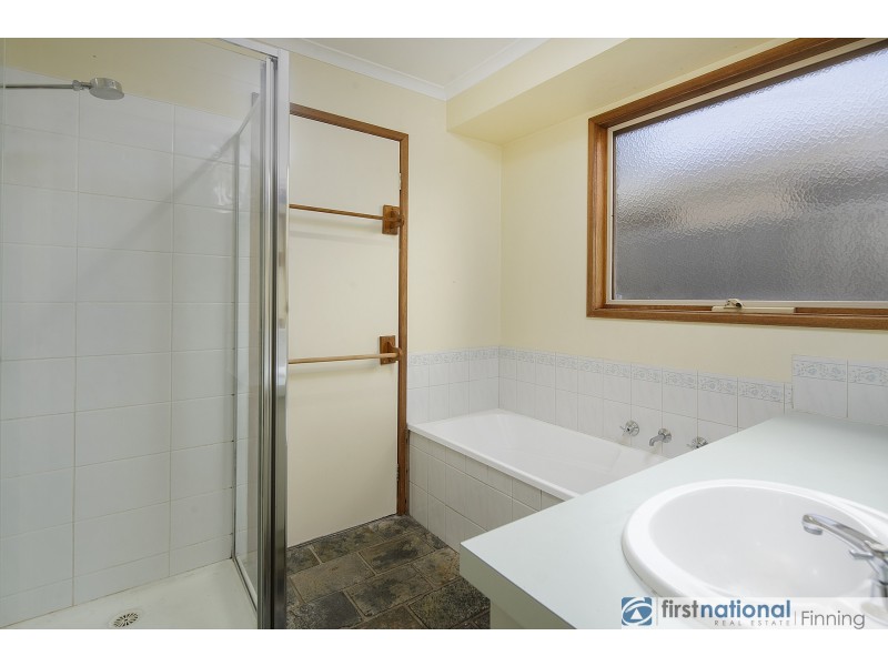 6 Bates Street, Cranbourne West VIC 3977