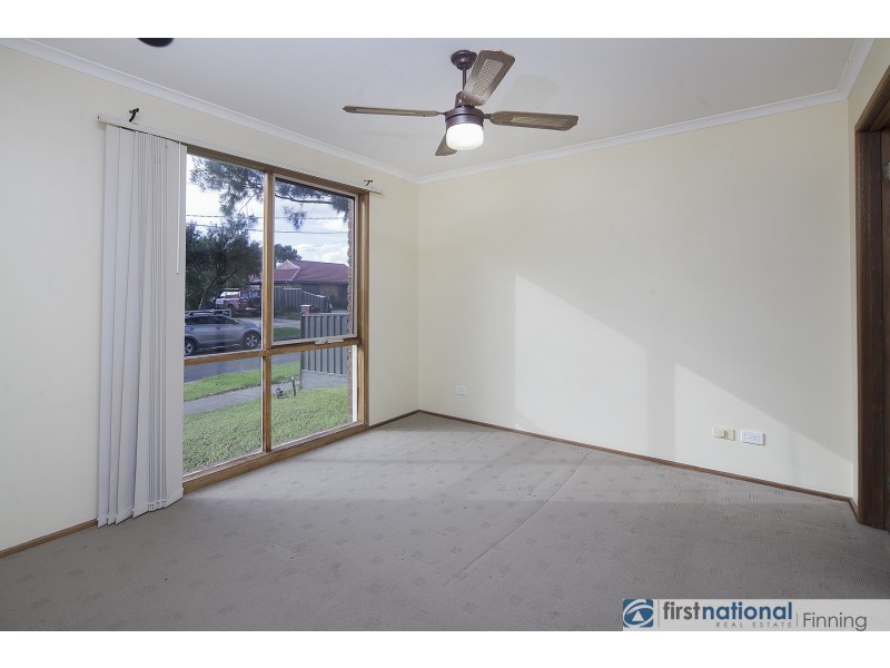 6 Bates Street, Cranbourne West VIC 3977