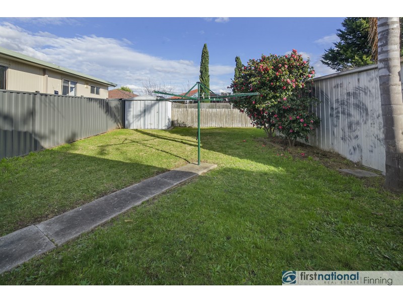 6 Bates Street, Cranbourne West VIC 3977