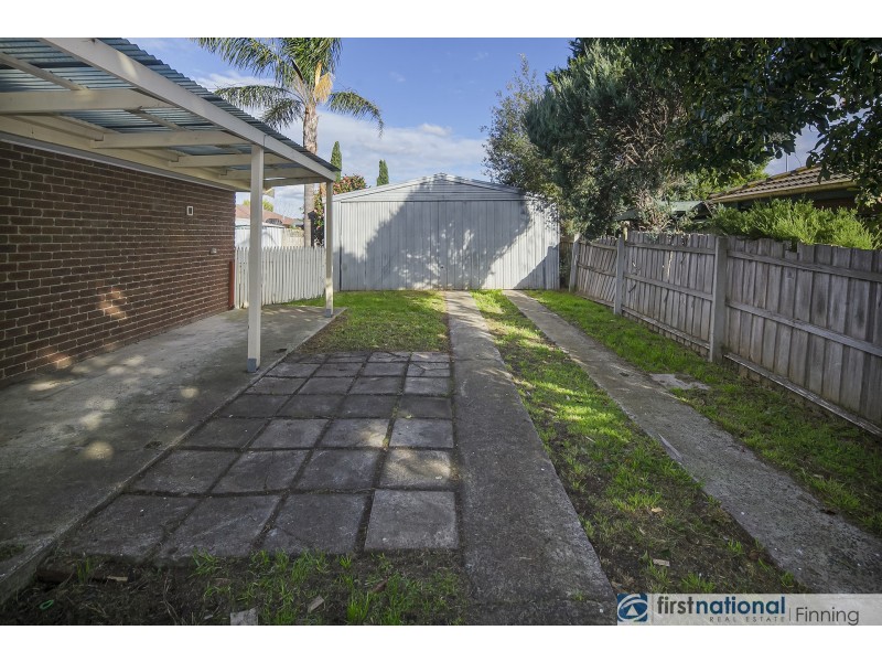 6 Bates Street, Cranbourne West VIC 3977