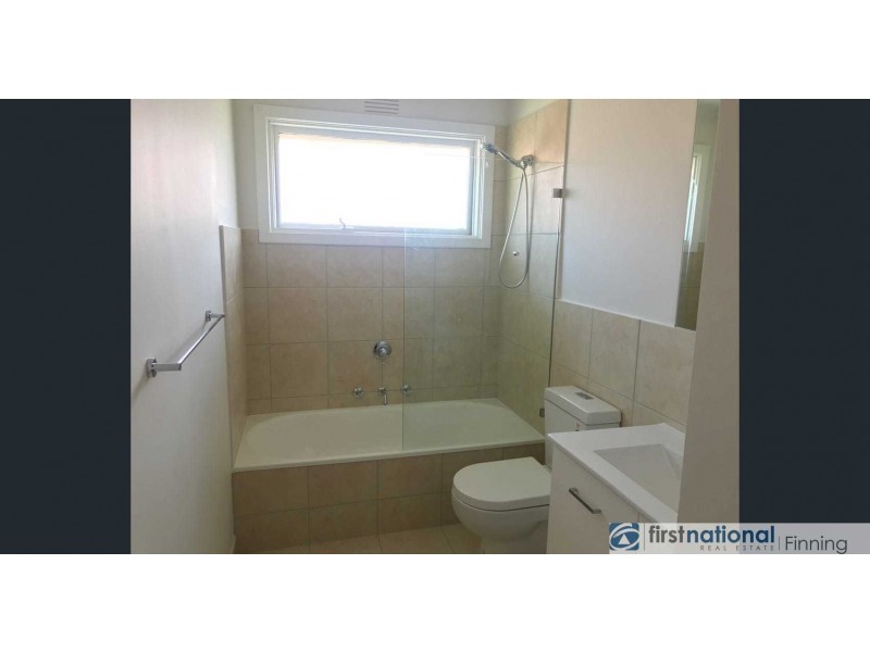 21 Holbourne Drive, Cranbourne VIC 3977