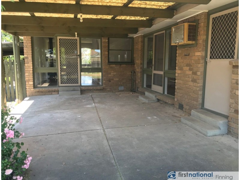 21 Holbourne Drive, Cranbourne VIC 3977