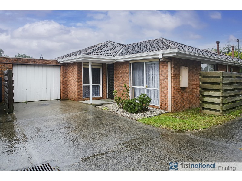 2/8 Lyall Street, Cranbourne VIC 3977