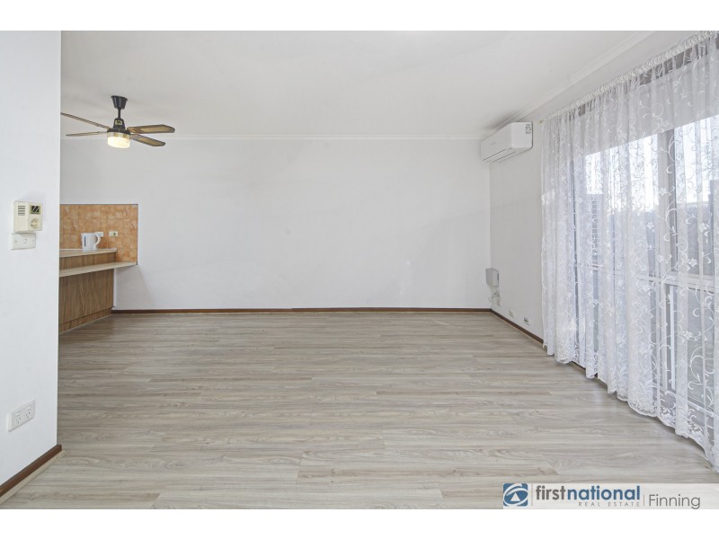 2/8 Lyall Street, Cranbourne VIC 3977