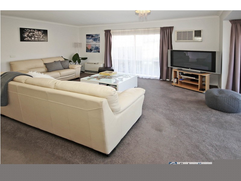 1/15-17 Lyall Street, Cranbourne VIC 3977