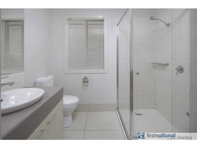 18 Brolin Terrace, Cranbourne North VIC 3977