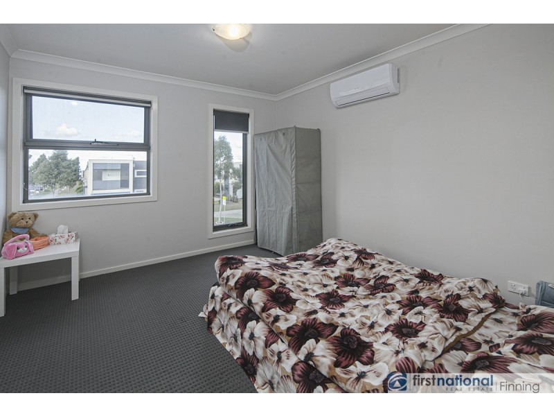 2 Parkhurst Drive, Cranbourne East VIC 3977