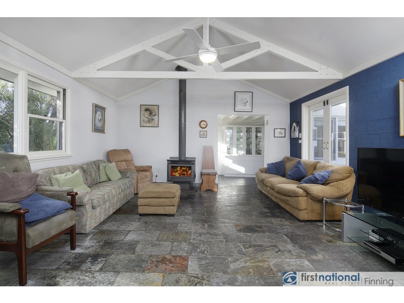 1 Browns Road, Devon Meadows VIC 3977