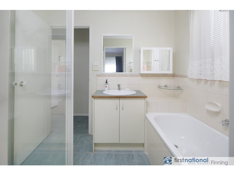 8 Alberton Drive, Cranbourne West VIC 3977