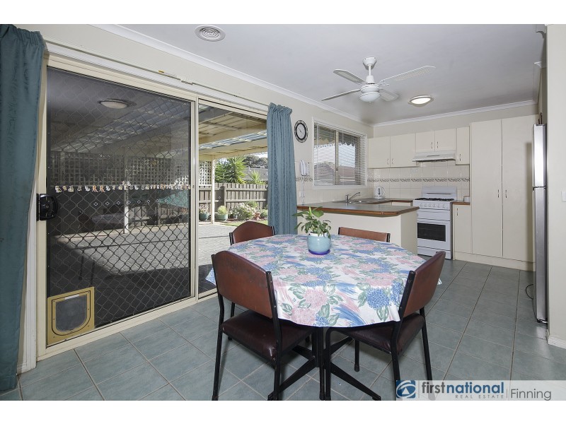 8 Alberton Drive, Cranbourne West VIC 3977