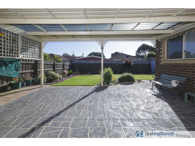 8 Alberton Drive, Cranbourne West VIC 3977