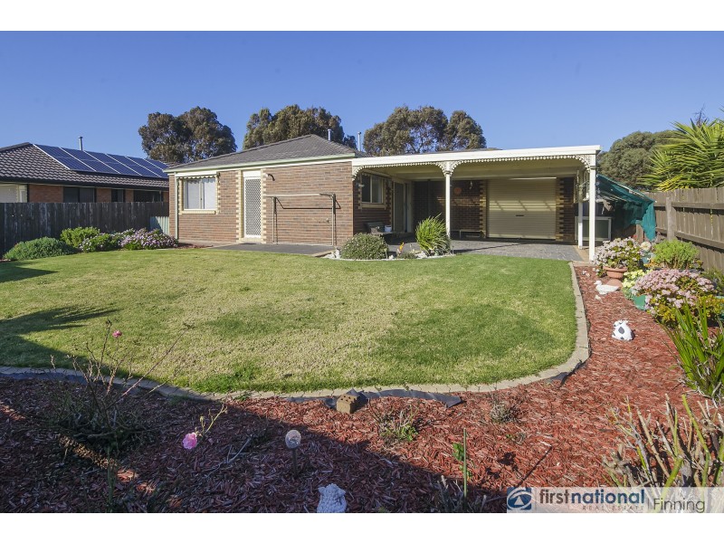 8 Alberton Drive, Cranbourne West VIC 3977