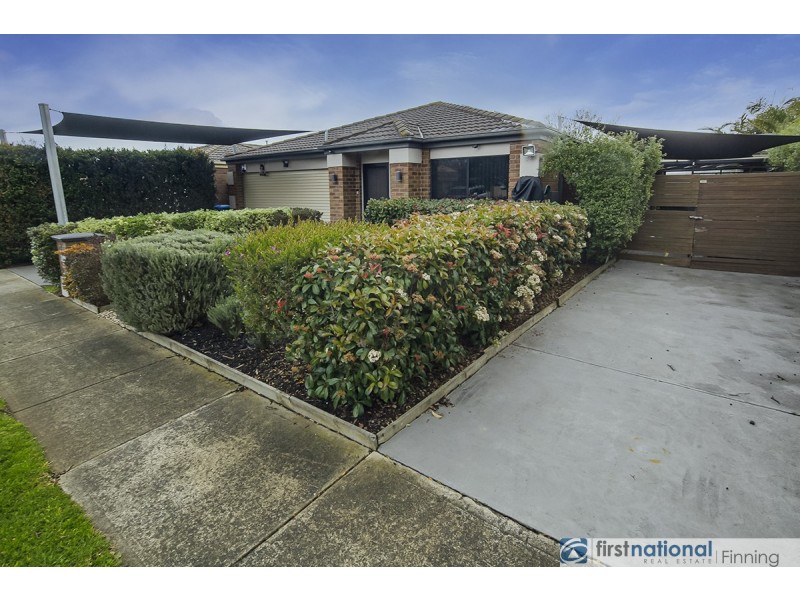 3 Cambridge Close, Cranbourne East VIC 3977