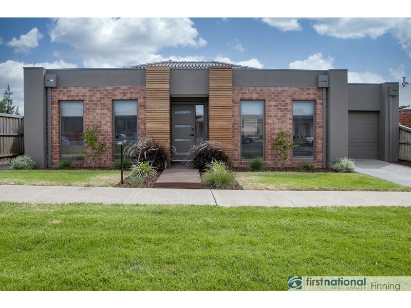 39 Hayton Park Boulevard, Cranbourne West VIC 3977