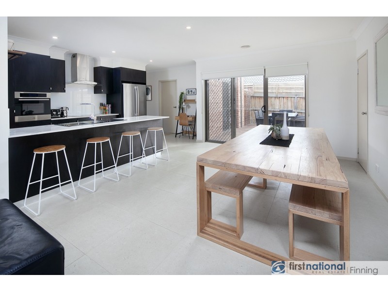 39 Hayton Park Boulevard, Cranbourne West VIC 3977