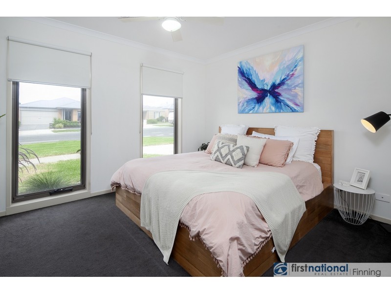 39 Hayton Park Boulevard, Cranbourne West VIC 3977