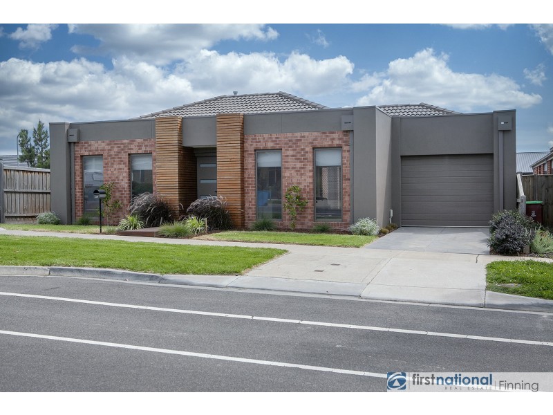 39 Hayton Park Boulevard, Cranbourne West VIC 3977