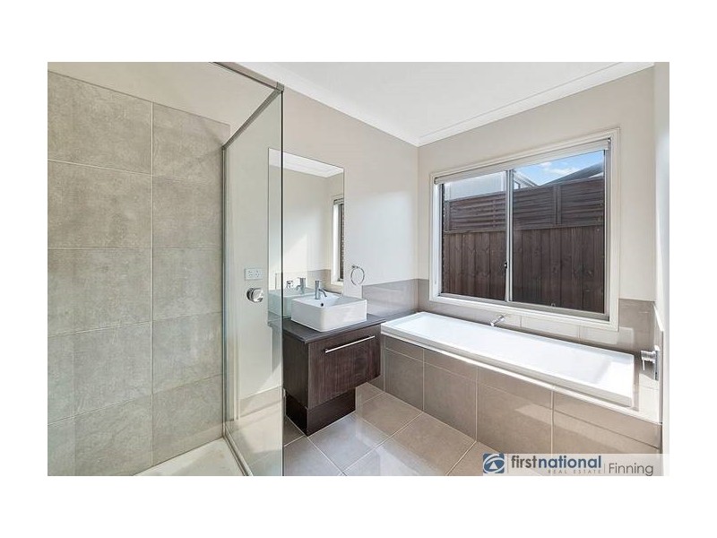46 Lemon Grove, Cranbourne West VIC 3977