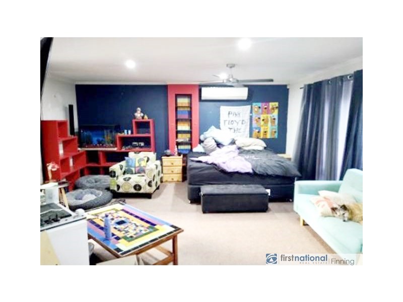 9 Neptune Place, Cranbourne West VIC 3977