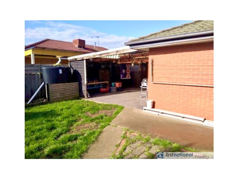 9 Neptune Place, Cranbourne West VIC 3977