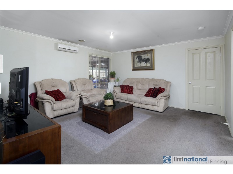 5 Heatherwood Court, Cranbourne West VIC 3977