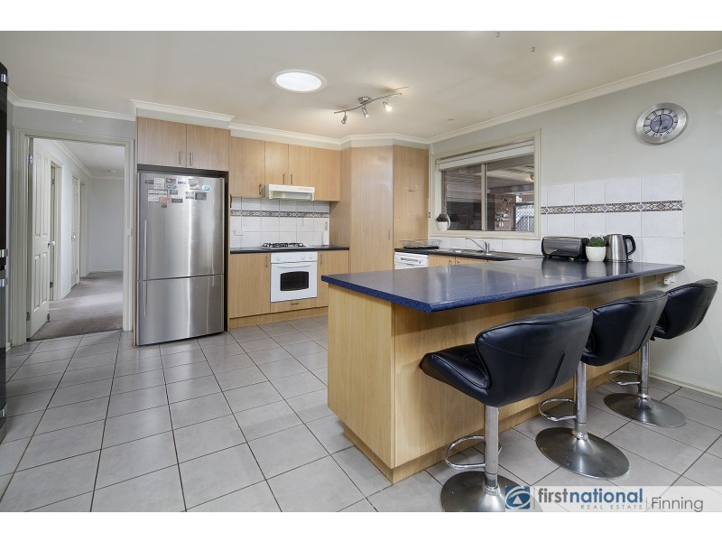 5 Heatherwood Court, Cranbourne West VIC 3977