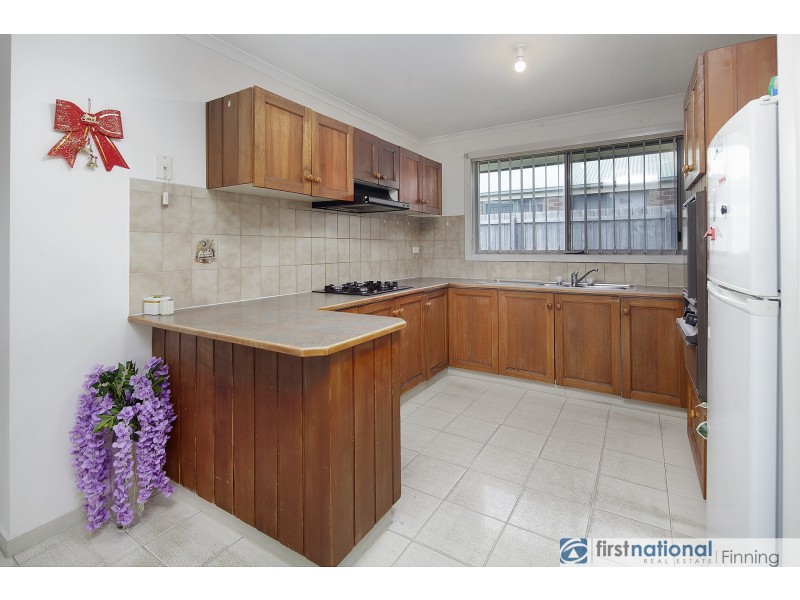 17 Navarre Drive, Cranbourne West VIC 3977