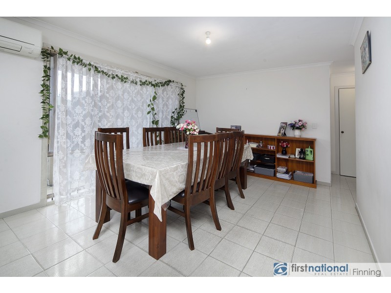 17 Navarre Drive, Cranbourne West VIC 3977