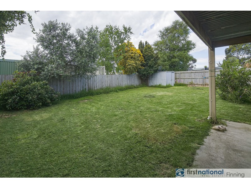 17 Navarre Drive, Cranbourne West VIC 3977