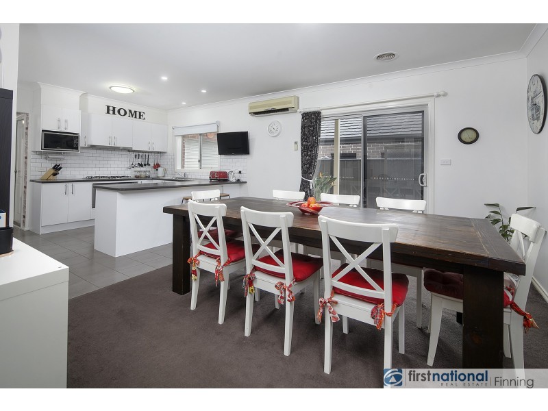 19 Forest Drive, Clyde North VIC 3978