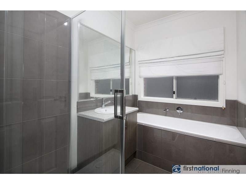 19 Forest Drive, Clyde North VIC 3978