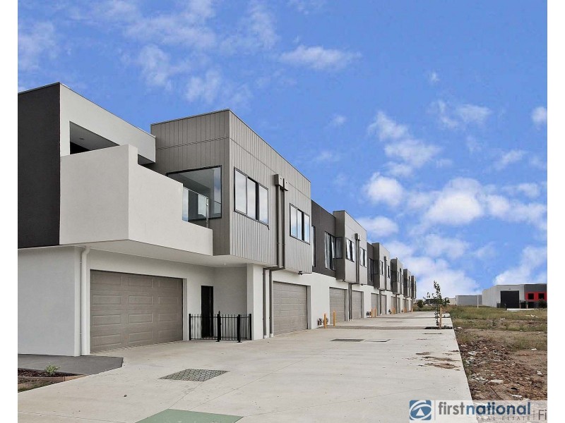 14 Coral Pea Way, Cranbourne West VIC 3977
