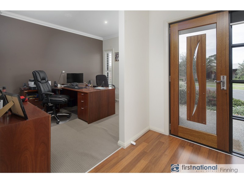 2 Hilda Way, Cranbourne VIC 3977