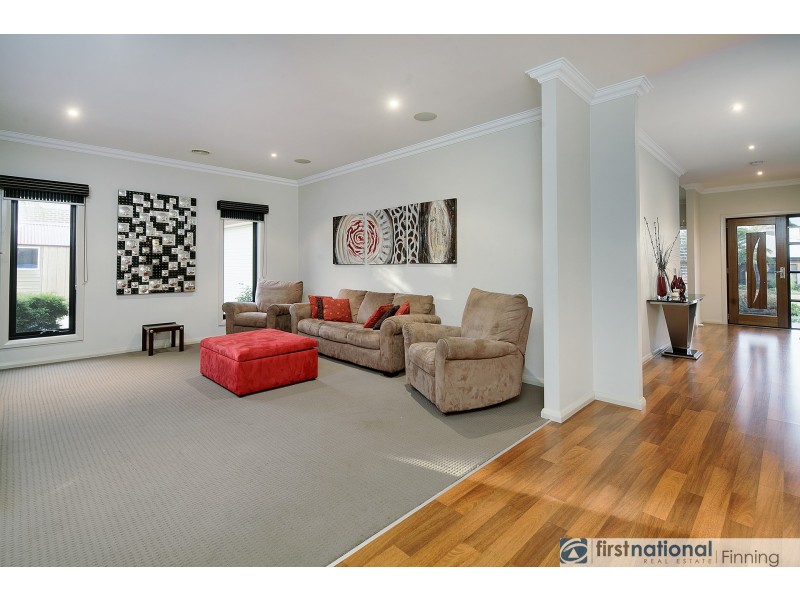2 Hilda Way, Cranbourne VIC 3977