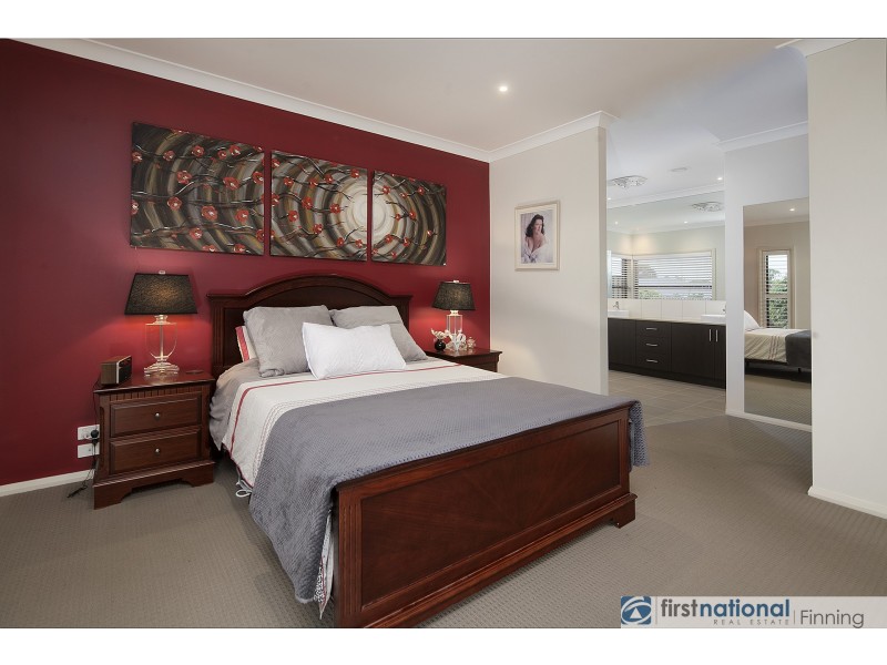 2 Hilda Way, Cranbourne VIC 3977