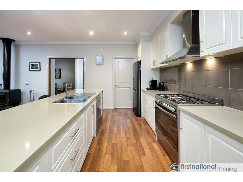 2 Hilda Way, Cranbourne VIC 3977